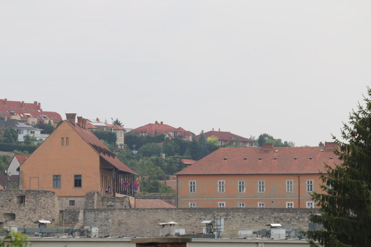 Egri Csillagocska Apartman Exterior foto